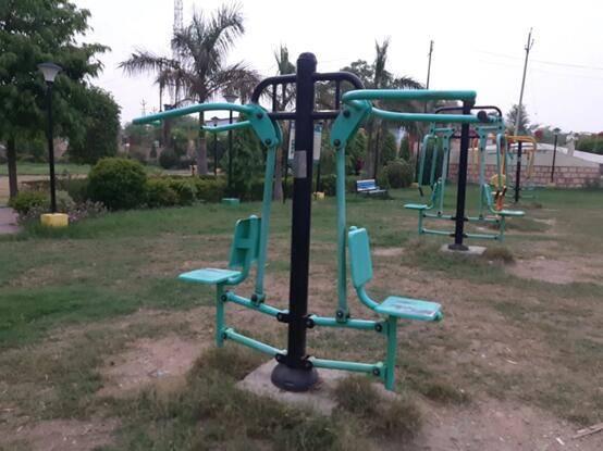 印度公园健身器材自行活动引关注，警方解释为运动器材自然运作